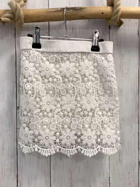 H&M  Rock Gr. 98  weiß Überrock mit Blumenhäkelei 