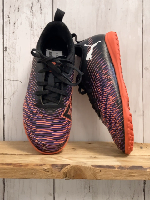 Puma  Fußballschuhe  Gr. 30  schwarz apricot  Druck + Sohle 