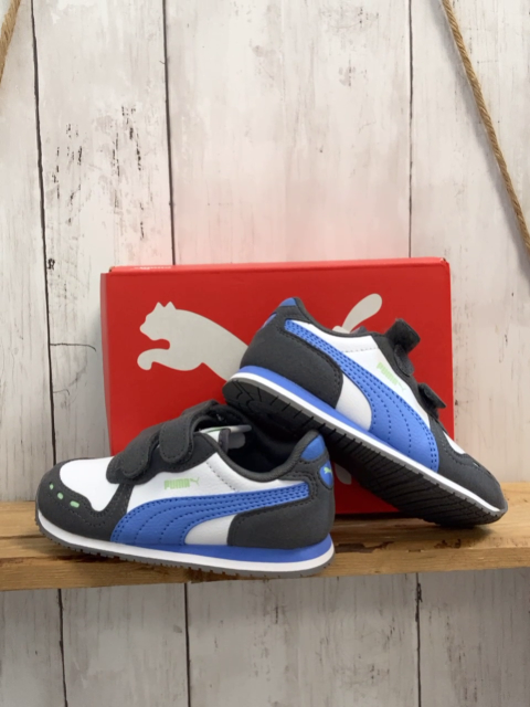 neu Puma  Schuhe  Gr. 26  grau lila weiß 