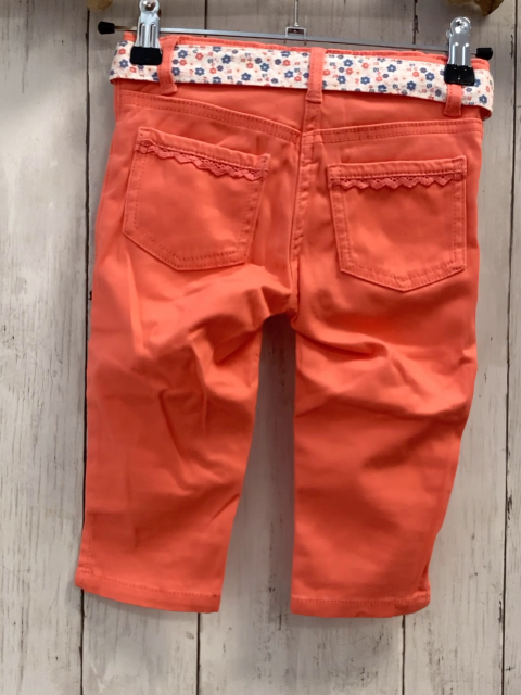  Caprihose Gr. 104  aprikit weißes Gürtelband Blumen Bund verstellbar