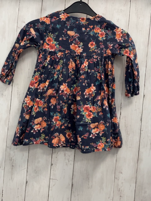 Next  Kleid  Gr. 104  grau Blumen 