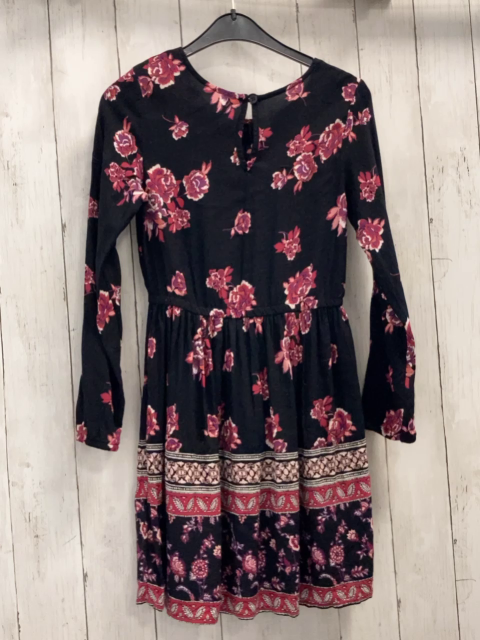  Kleid Gr. 140  schwarz große Blumen
