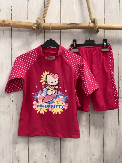 2tlg  UV-Schutzset  Gr. 122/128  pink mit Hello Kitty Blumen weißen Punkten 
