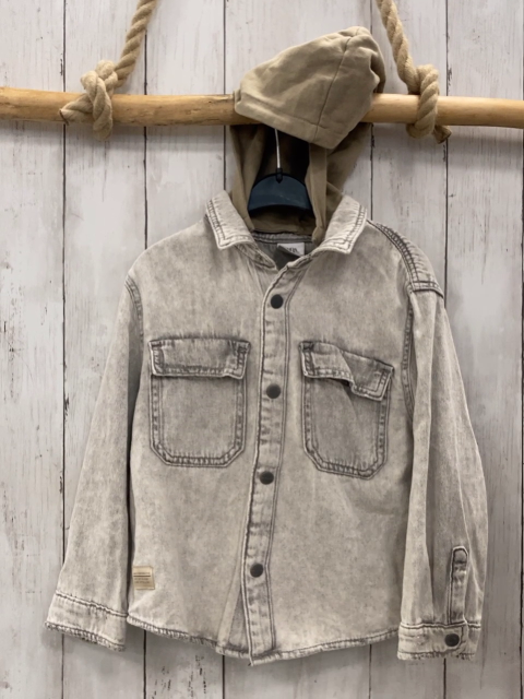 Zara  Hemd  Gr. 122  hellgrau Jeans sand Kapuze 