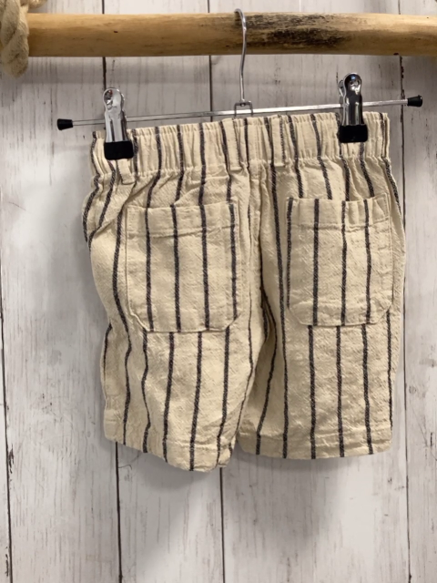 Zara  Shorts  Gr. 104  beige dunkelgraue Streifen Gummizugbund 