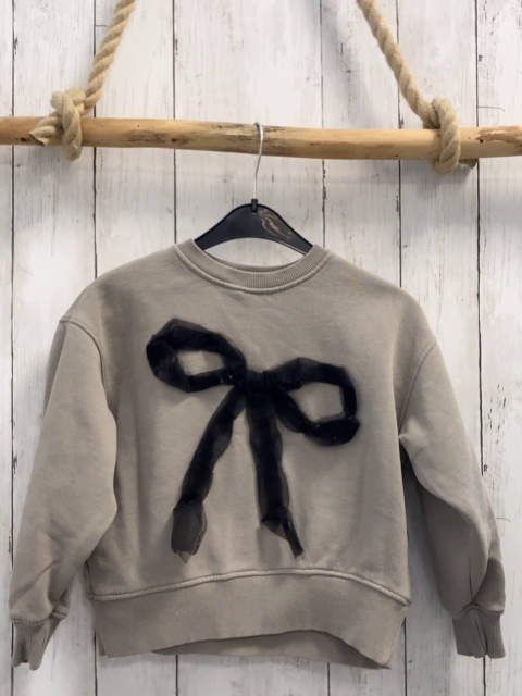 zara Pullover Gr. 128  grau schwarze Schleife