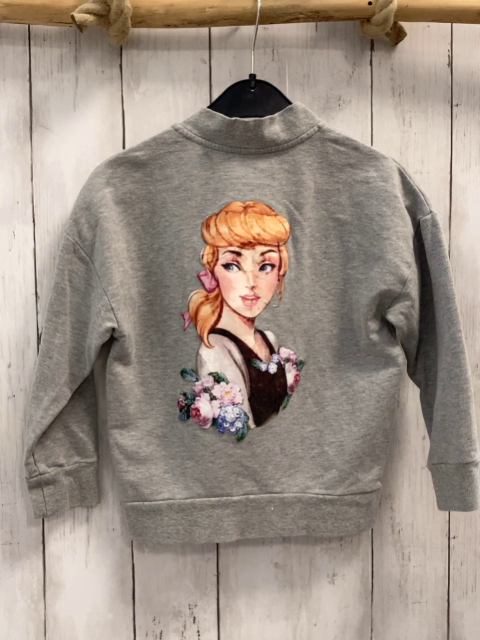 Monnalisa  Sweatjacke  Gr. 104  grau weiße Perlen