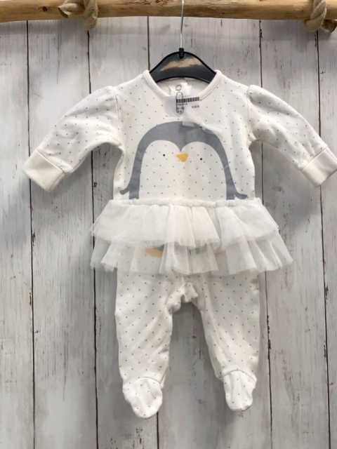   Strampler  Gr. 62  weiß graue Punkte Pinguin Tüllrüschenrock