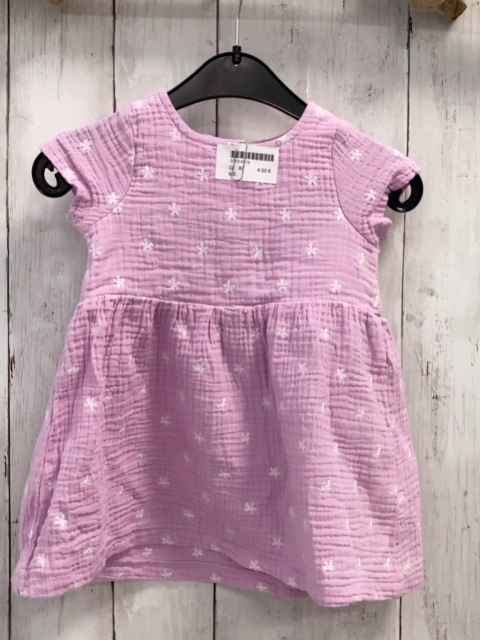  Kleid Gr. 80  flieder weiße Blumen musselin