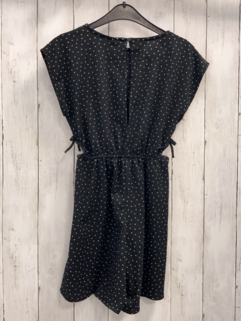 Zara  Playsuit  Gr. 140  schwarz Struktur weiße Punkte 