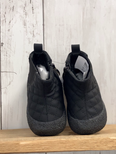 neu  Boots  Gr. 17  schwarz Gesteppt 