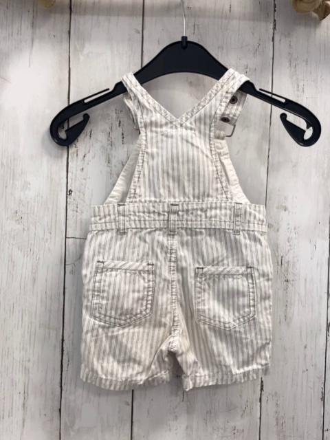   Latzshorts  Gr. 56  weiß graue Streiifen Segelboot 