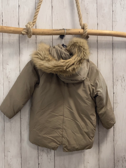 Zara  Winterjacke  Gr. 104  sand Kapuze mit abtrennbarem Fellbund 