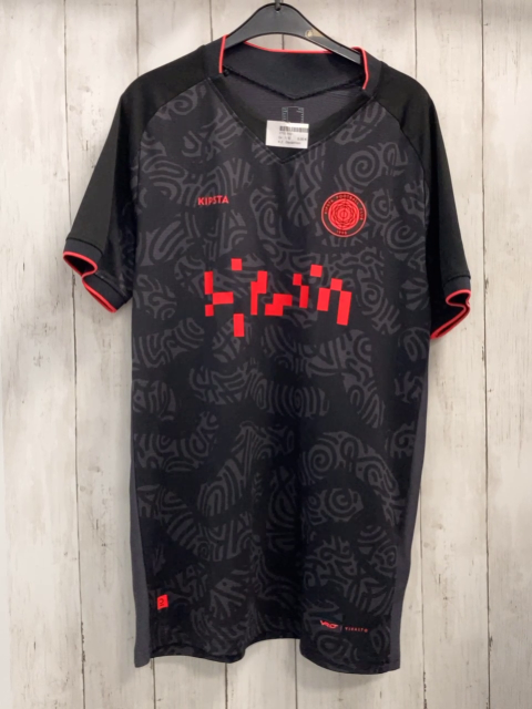 Decathlon Sportshirt  Gr. 176  schwsrz grau + hellroter Druck 