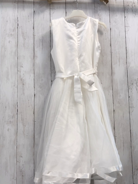   Kleid  Gr. 152  weiß Tüllüberkleid Blumenstickerei mit Rauten Gürtelband mit Rosette+ Steinen 