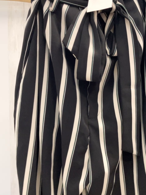 neu H&M Hose Gr. 44  schwarz weiß grün Streifen Gürtelband NP 19,99€