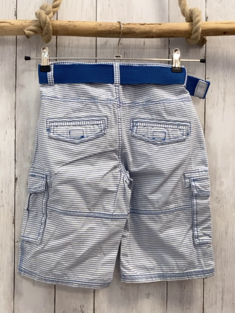 2tlg  Shorts + Gürtel Gr. 152  weiß hellblaue Strefen + hellblau 