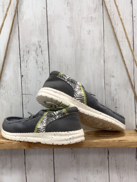 neu Venice  Schuhe  Gr. 41  grau mit weiß mit grauen Blättern hellgüne Nähte weiße Sohle 