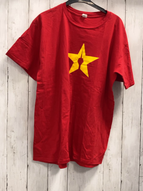   T-Shirt  Gr. 170/176  rot gelber Stern mit Düsseldorfer Turm