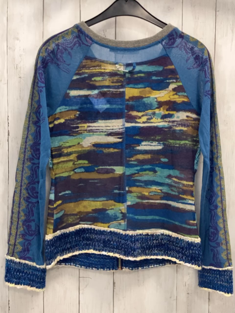 Lulu-H Strickjacke  bunte Strickstreifen hellblau leicht transparente Ärmel mit lila Druck 