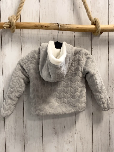   Plüschjacke  Gr. 74  hellgrau Zacenstreifen Kapuze mit weißem Bund 