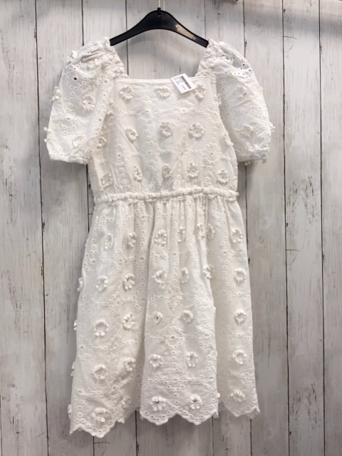 Zara  Kleid  Gr. 152  weiß Rosetten Lochstickerei 