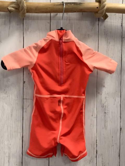   UV-Schutzoverall Gr. 68  hellrot rosa buntes Herz UPF 50 +