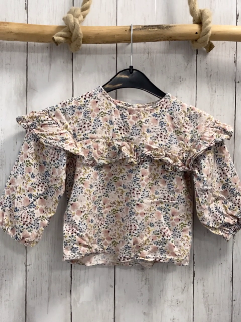 Reserved Bluse  Gr. 98  weiß Blumen Rüschenkragen 