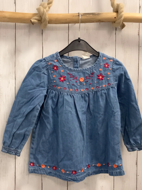 Alana  Bluse  Gr. 98  blau Jeans gestickte Blumen 