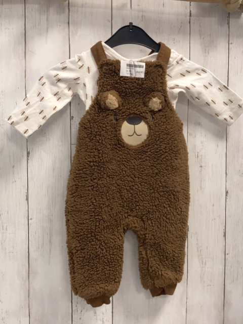 2tlg Latzhose + Langarmbody  Gr. 68  braun Teddy Bärengesicht + weiß braune Tannen 