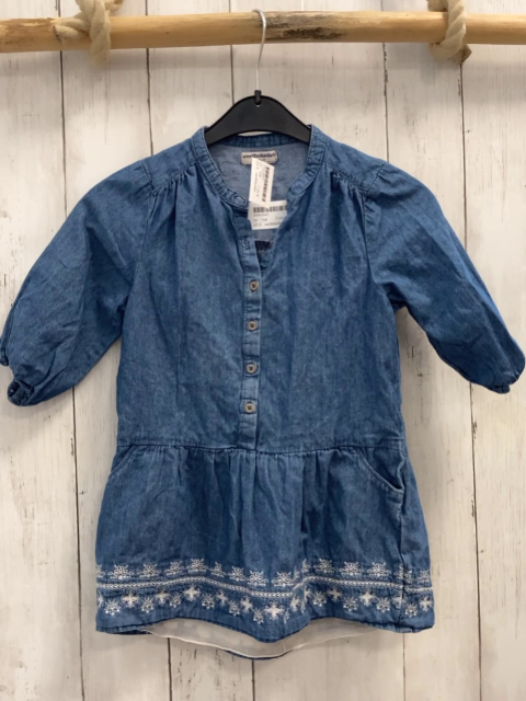 vertbaudet Kleid Gr. 104  blau Jeans weiße Blumenstickerei