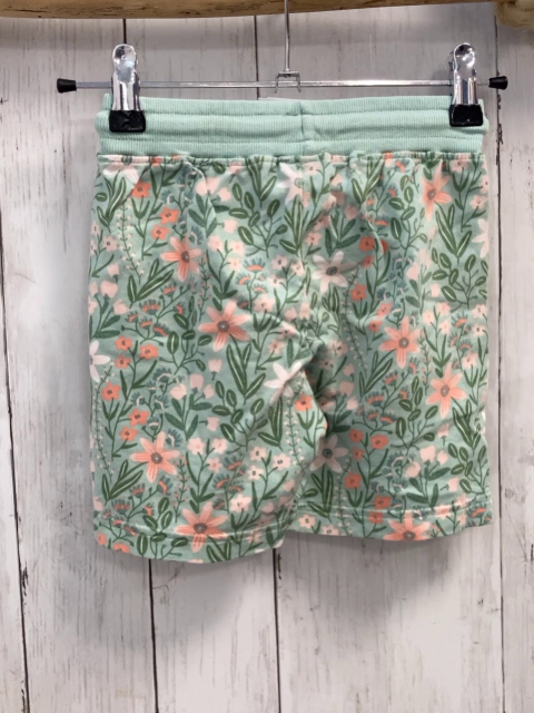 Alana Shorts Gr. 104  grün Blumen Kordel