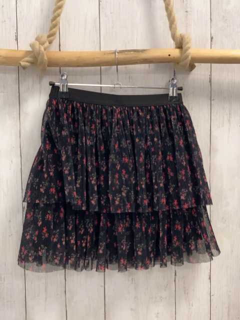 Zara  Rock Gr. 152  schwarz crincled Blumen 