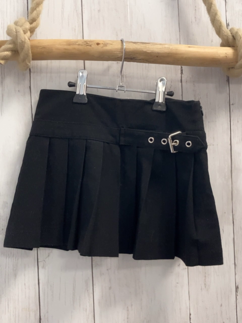 zara Rock Gr. 122  schwarz Falten 