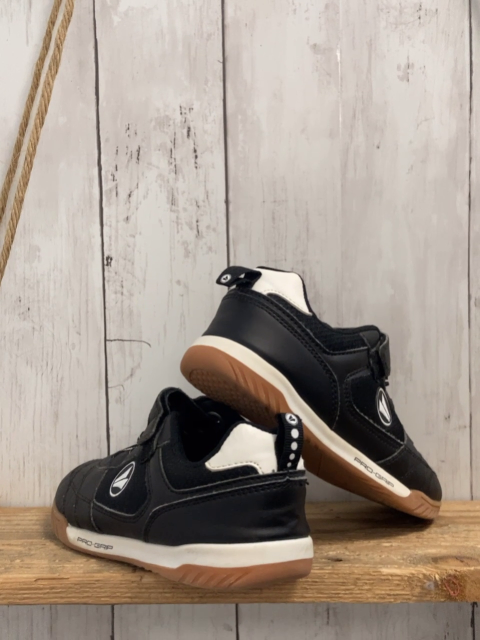 Jako  Schuhe  Gr. 32  schwarz weiiß 