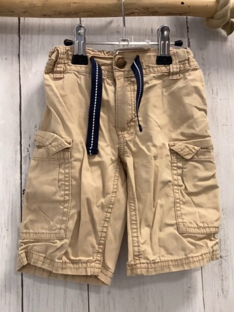   Shorts  Gr. 98  beige aufgesetzte Taschen 