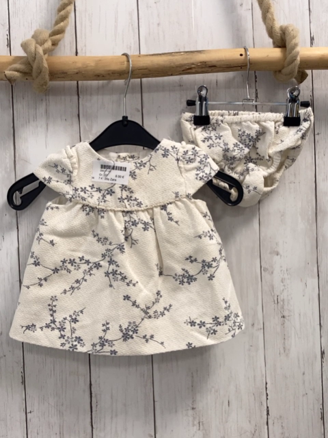 2tlg Zara  Kleid + Höschen  Gr. 62  weiß Struktur Blumen 