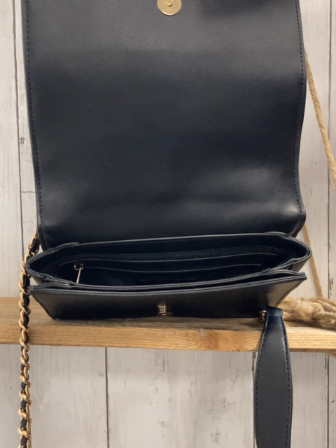 V1969 Italia  Tasche mit Beutel  schwarz goldenes Emblem + Kette 
