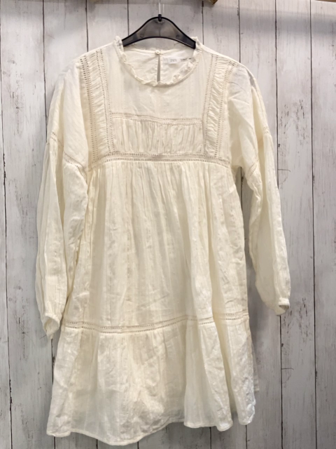 Zara  Kleid  Gr. 164  beige Rippen mit Glitzer Lochmuster 