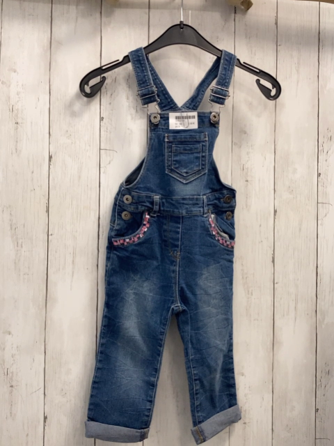  Latzhose Gr. 92  blau Jeans Stickerei