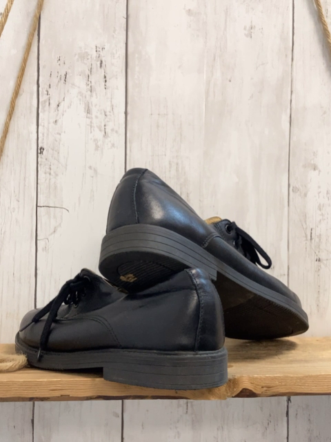  Schuhe  Gr. 35  schwarz 