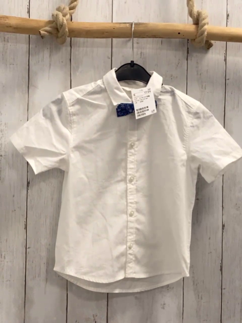 2tlg neu H&M  Sommerhemd + Fliege  Gr. 110  weiß + blau weiße Blumen NP 17,99 € 