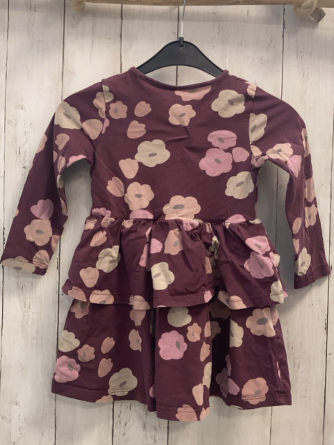   Kleid  Gr. 104  brombeere Blumen 