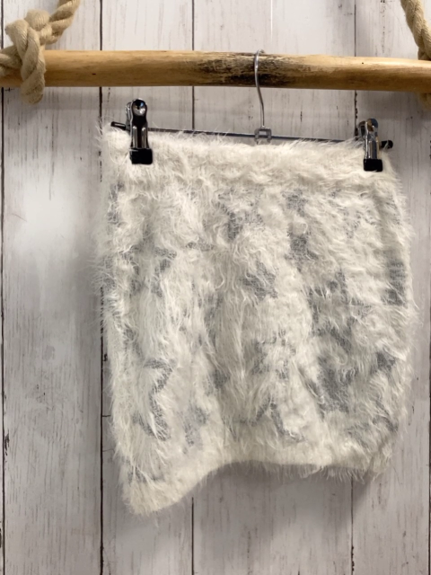 H&M Rock Gr. 122  weiß Strick flusig silber Sterne