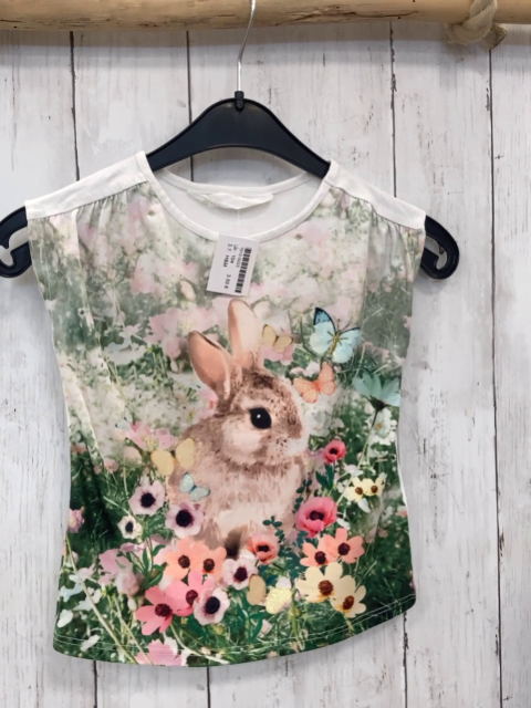H&M  T-Shirt  Gr. 104  weiß Blumenwiese mit Hase + Glitzerschmetterlingen 