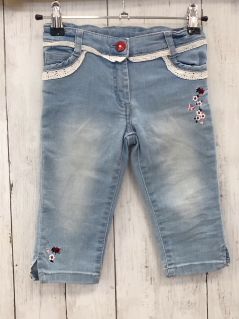   Caprihose  Gr. 104  blau Jeans Blumen Käfer weißer Spitzenbund mit Lochstickerei Bund verstellbar 