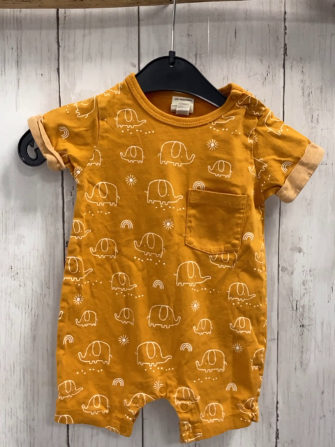 Alana  Playsuit  Gr. 62  mais weiße Elefanten 