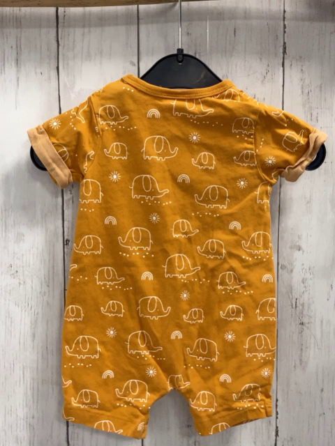 Alana  Playsuit  Gr. 62  mais weiße Elefanten 