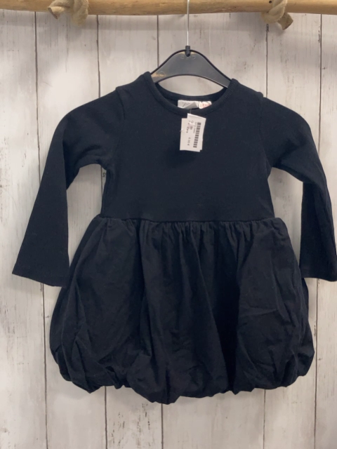Zara  Kleid  Gr. 98  schwarz geripptes Oberteil Ballonrock 