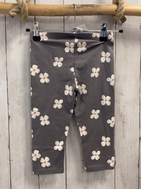 neu  Leggings  Gr. 110  grau weiße Blumen 3/4 lang 